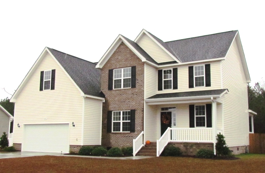 4 bed, 3.5 bath 3200 sq ft home in Windsor Downs! Like new